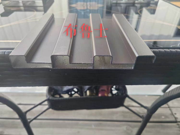 布鲁士铝瓦.jpg